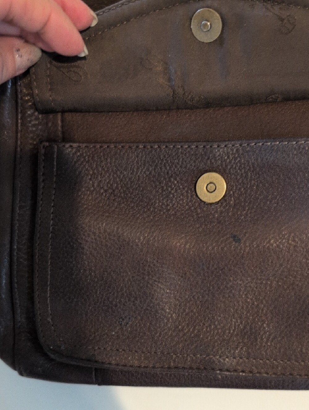 Vintage 1945 Fossil Brown Pebbled Leather Crossbody With A 1945 Brass Key - Picture 3 of 13